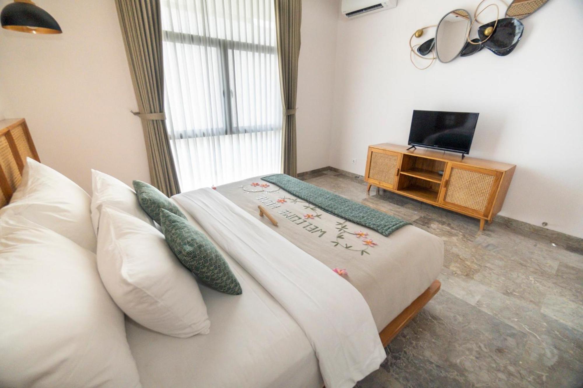 Eight Palms Villa Seminyak By Ini Vie Hospitality Bagian luar foto